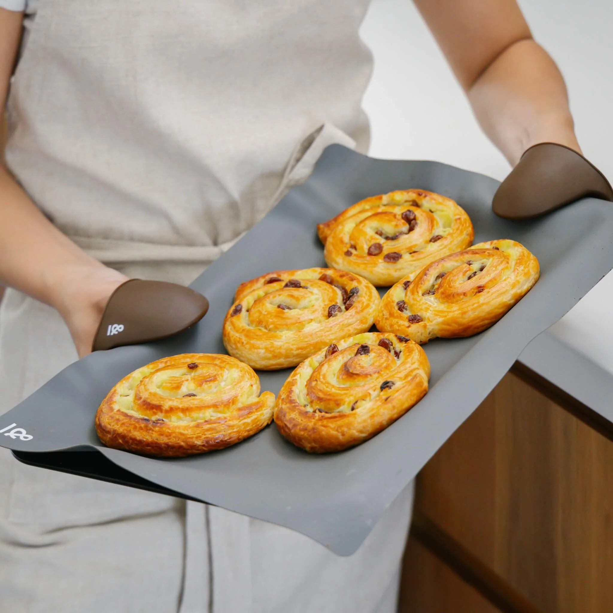 Silicone Oven Mitt Set - Image 10