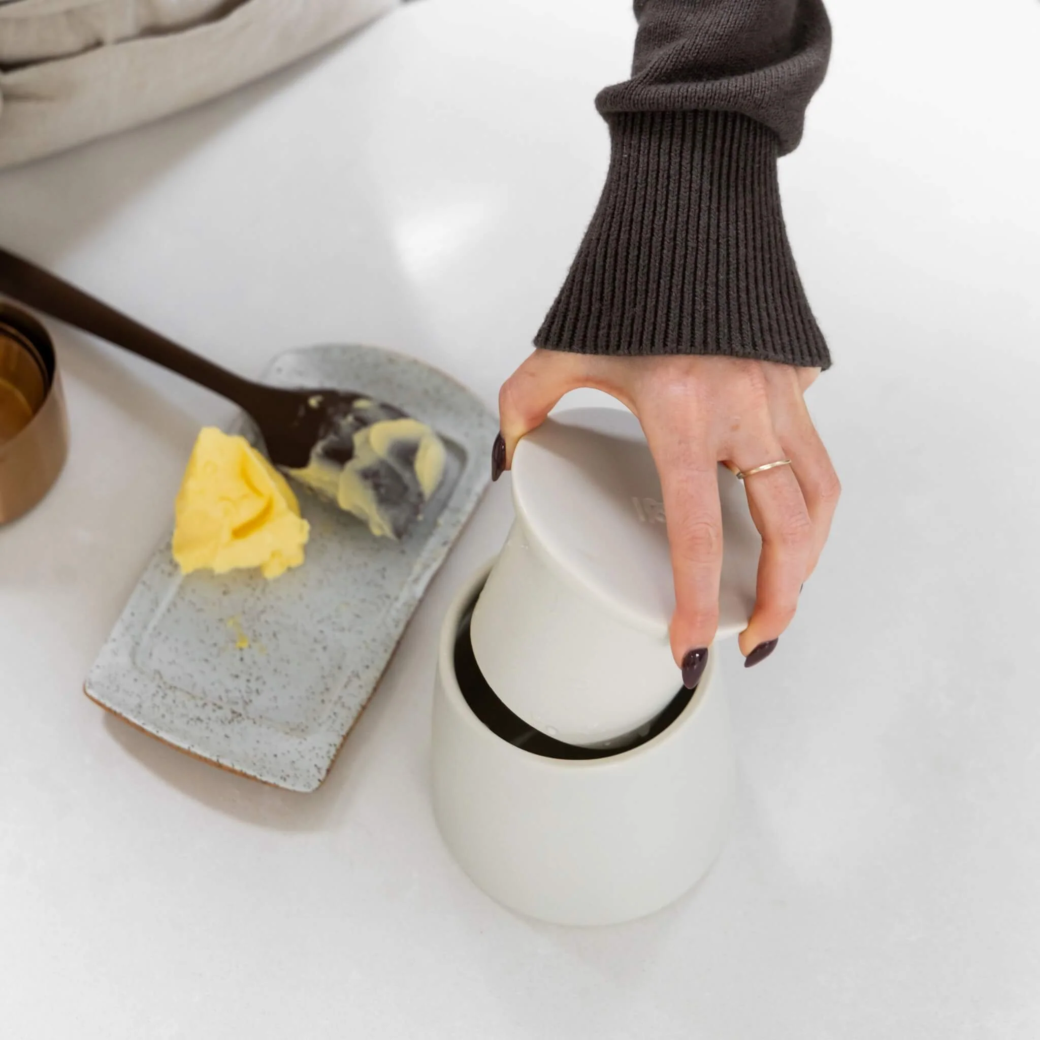 Ceramic Table Essentials - Image 10