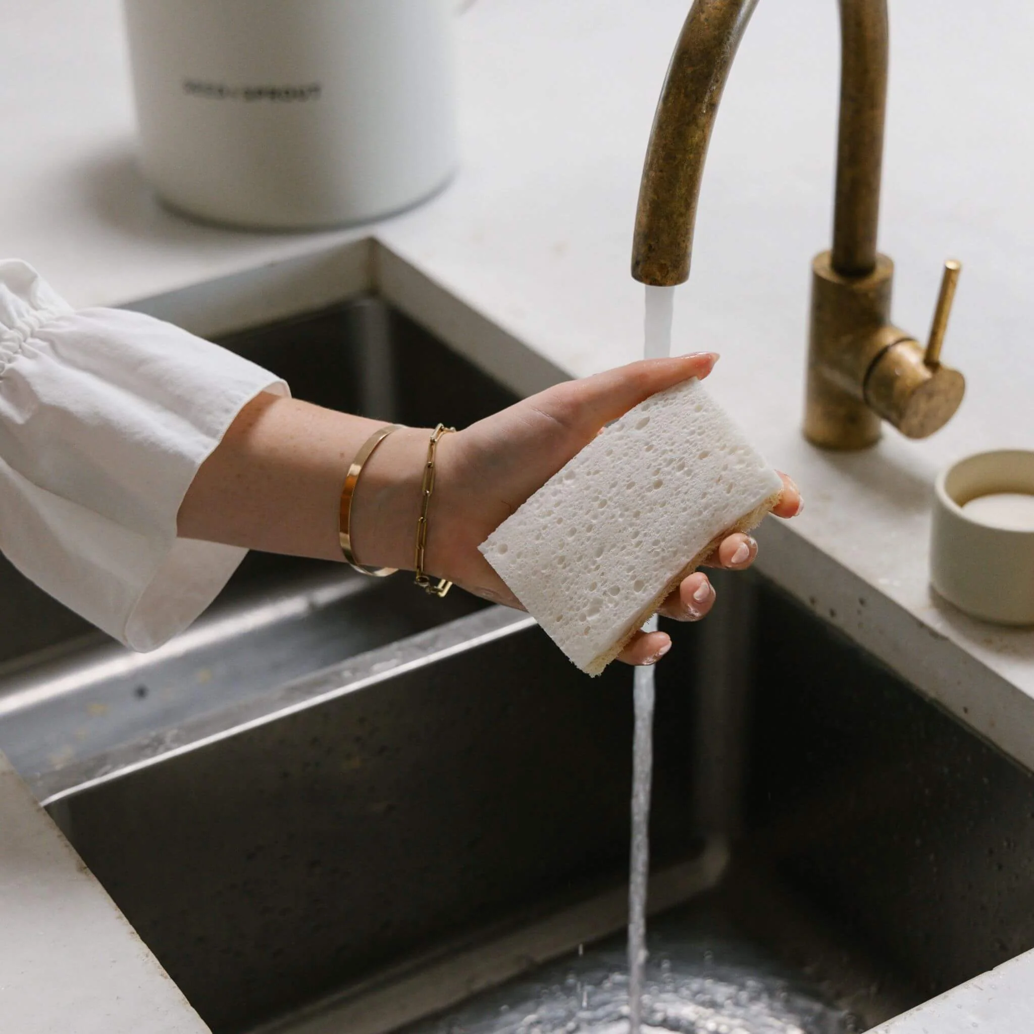 Compostable Sponge with Scourer - Image 9