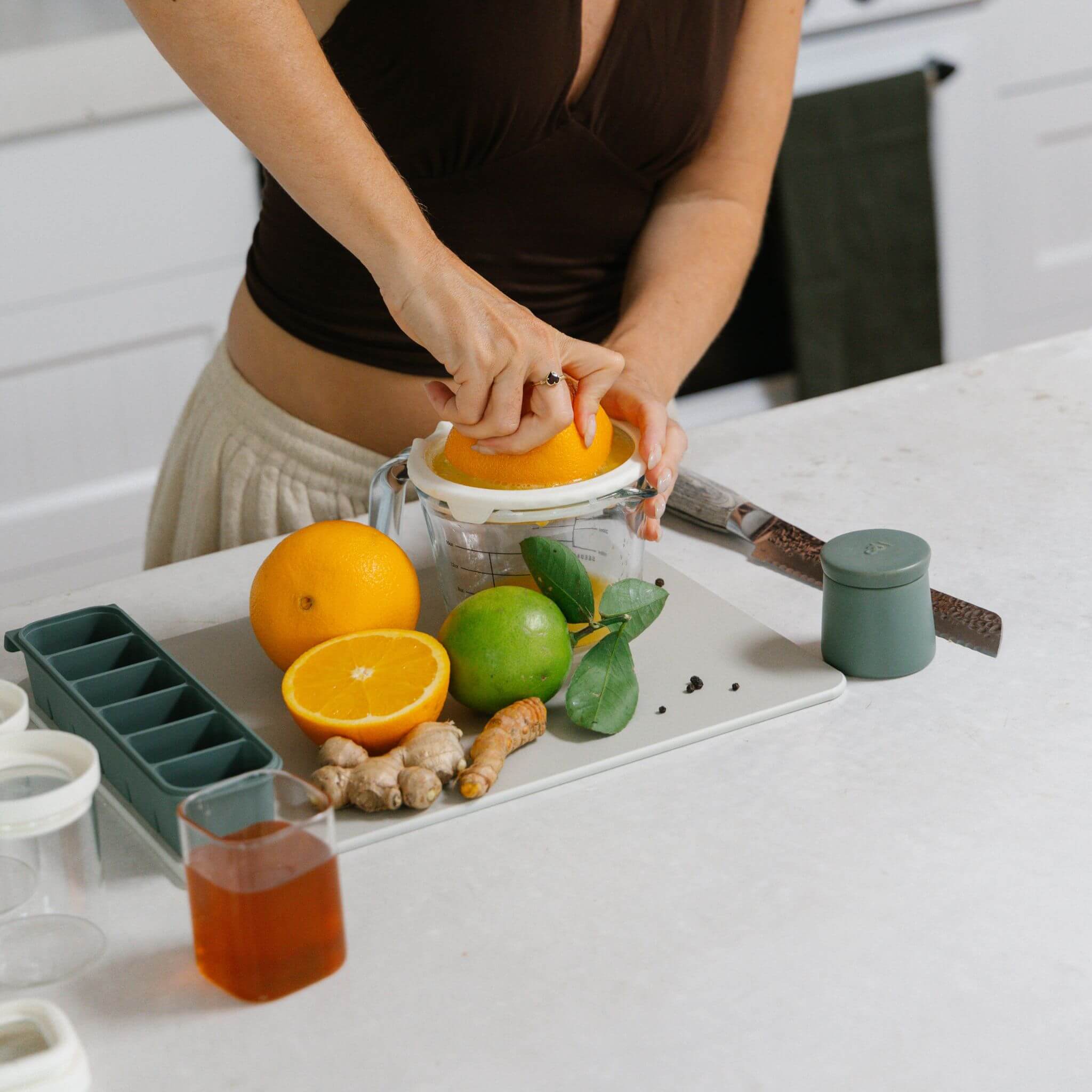 Glass and Silicone Juicer - Image 8